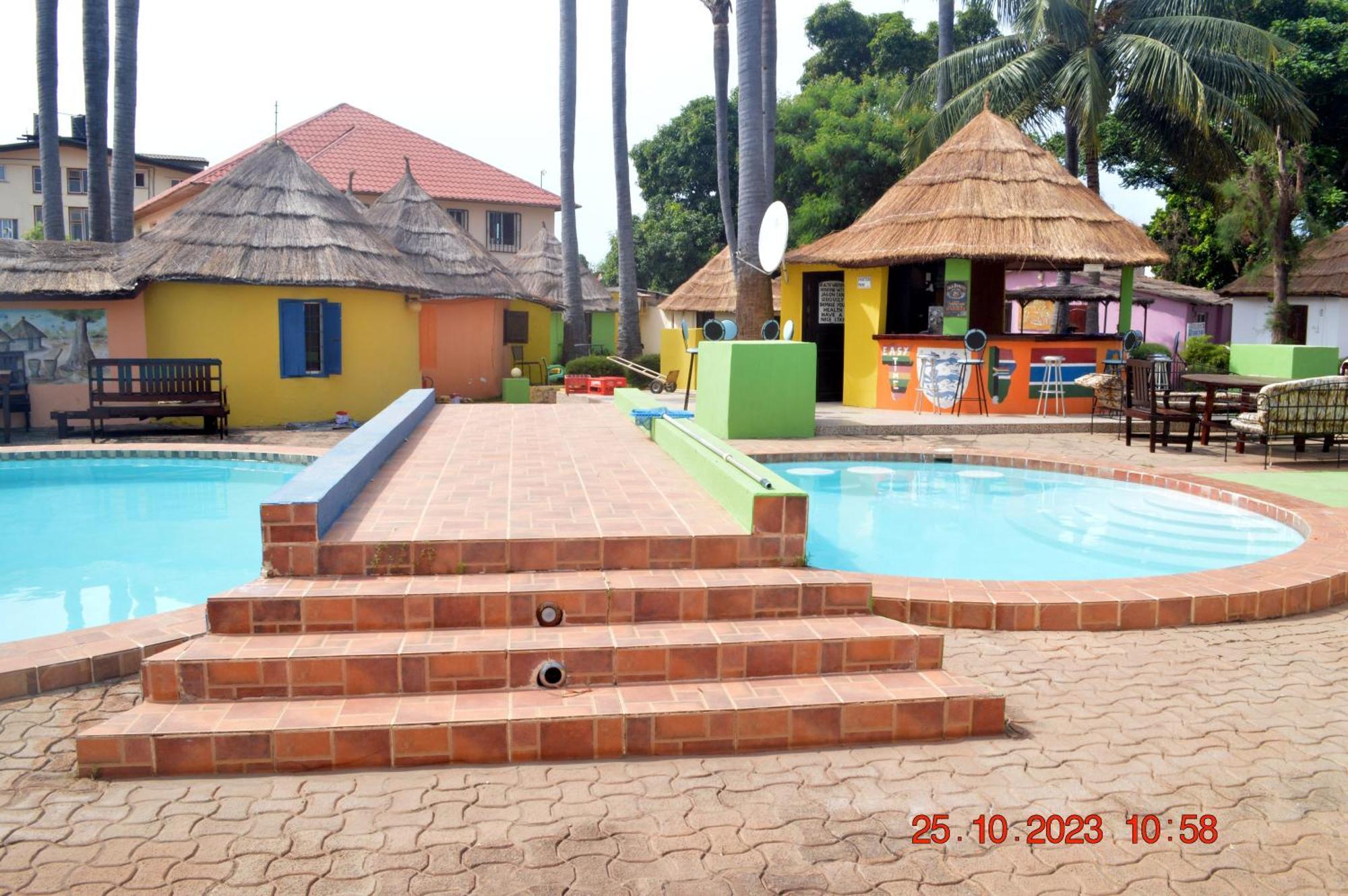 Easy Time Lodge Kololi Exterior photo