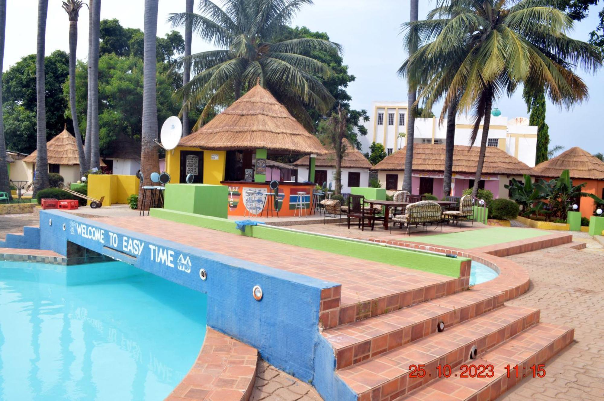 Easy Time Lodge Kololi Exterior photo